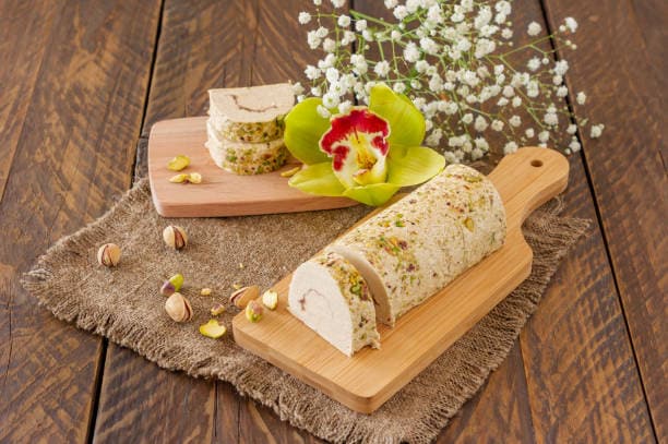 حلوا ارده شکری غلیظ تولید شده با روش های سنتی